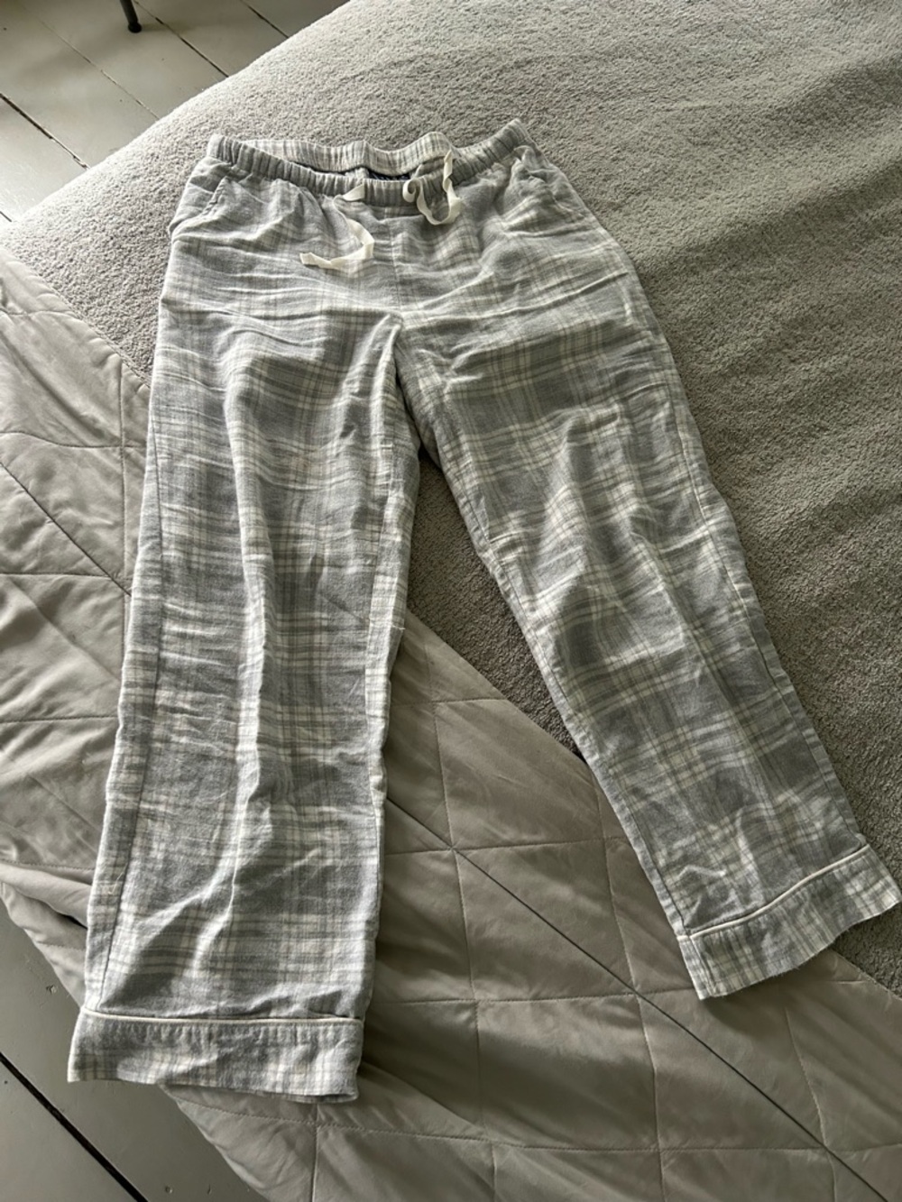 ☀️3/$25 Gap gray plaid pajama bottoms flannel medium cotton